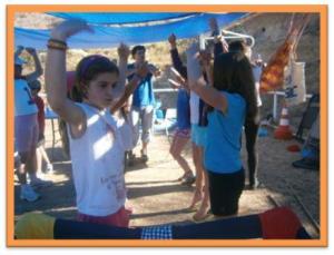 Cantando en el campamento