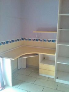 Se ofrece este escritorio