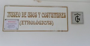 Placa a la entrada del museo
